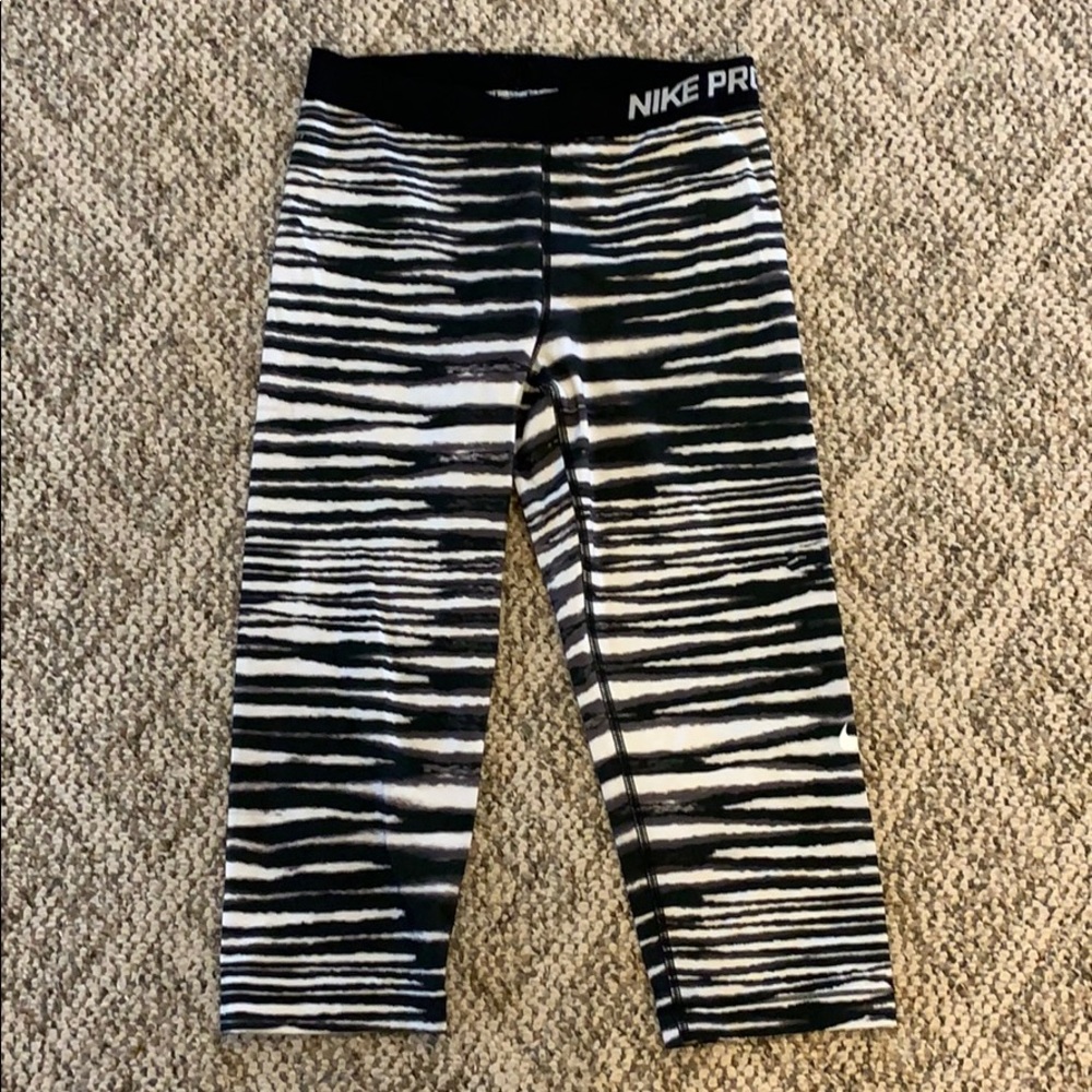 Nike Pro capri leggings